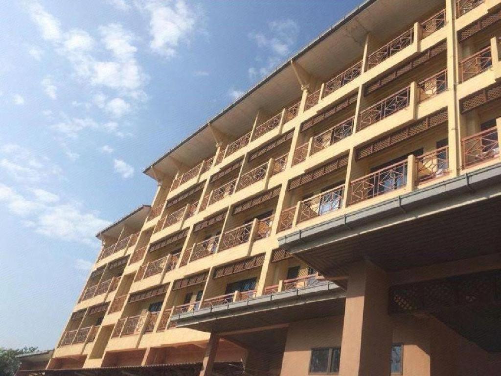 Putra Brasmana Hotel Kuala Perlis Exterior photo