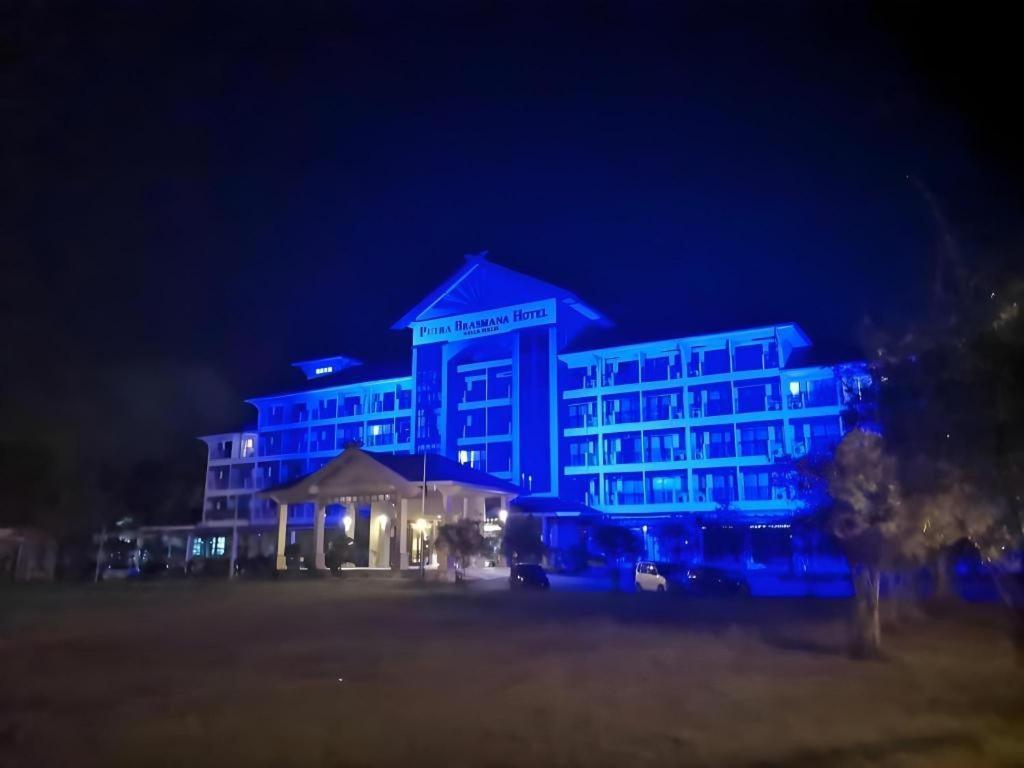 Putra Brasmana Hotel Kuala Perlis Exterior photo