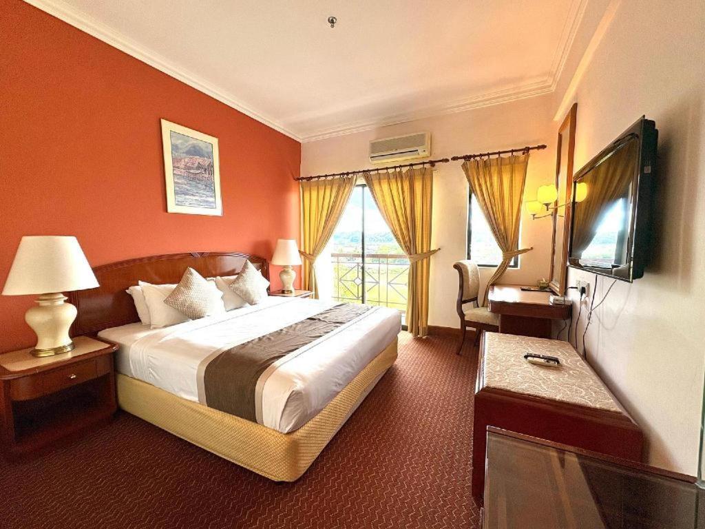 Putra Brasmana Hotel Kuala Perlis Exterior photo