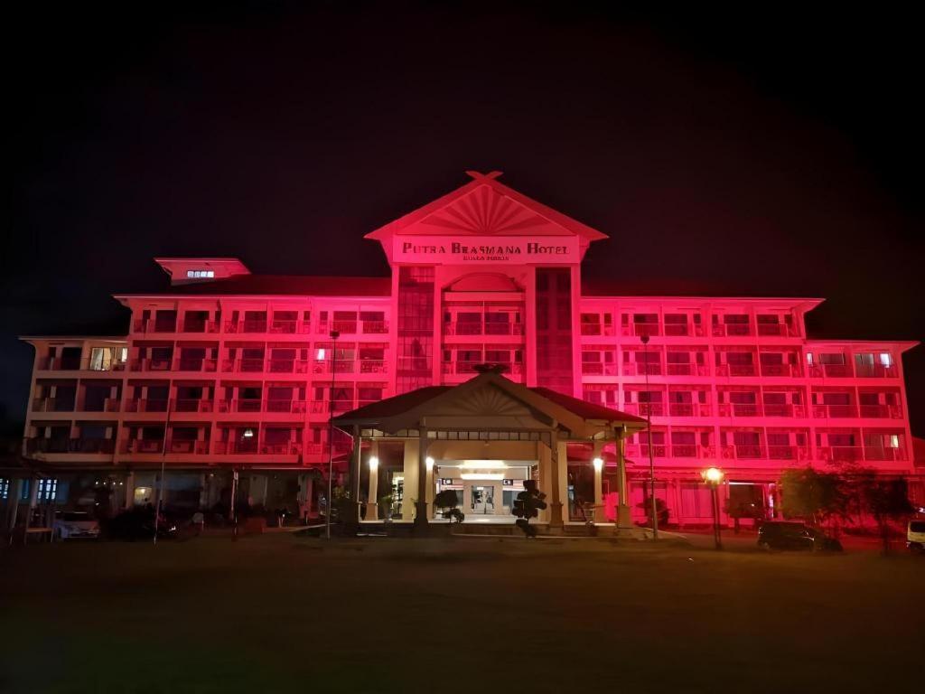 Putra Brasmana Hotel Kuala Perlis Exterior photo
